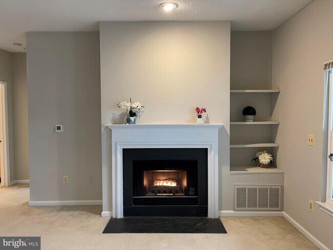 12016 Taliesin Pl-Unit -11 in Reston, VA - Building Photo - Building Photo