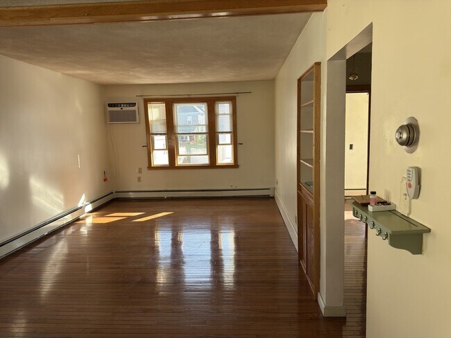 35 Dearborn St in Medford, MA - Building Photo - Building Photo