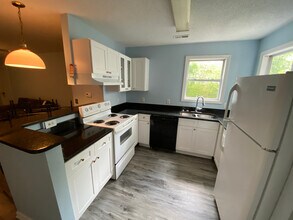 Room in Condo on Carlton Ave in Raleigh, NC - Building Photo - Building Photo