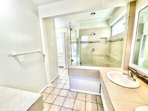 307 Whitecap Dr in El Lago, TX - Building Photo - Building Photo