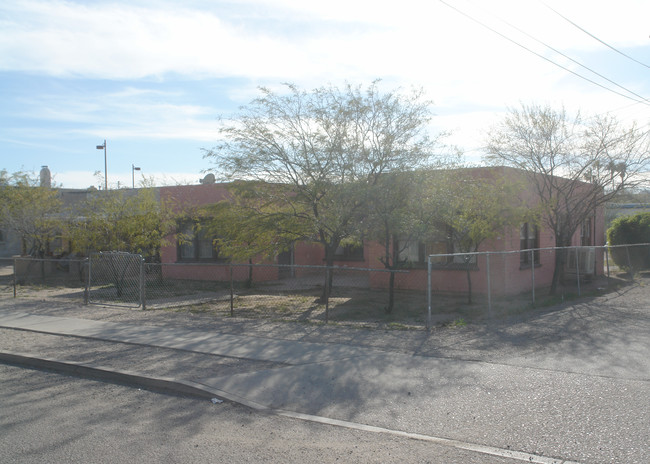 1826 S 5th Ave in Tucson, AZ - Foto de edificio - Building Photo