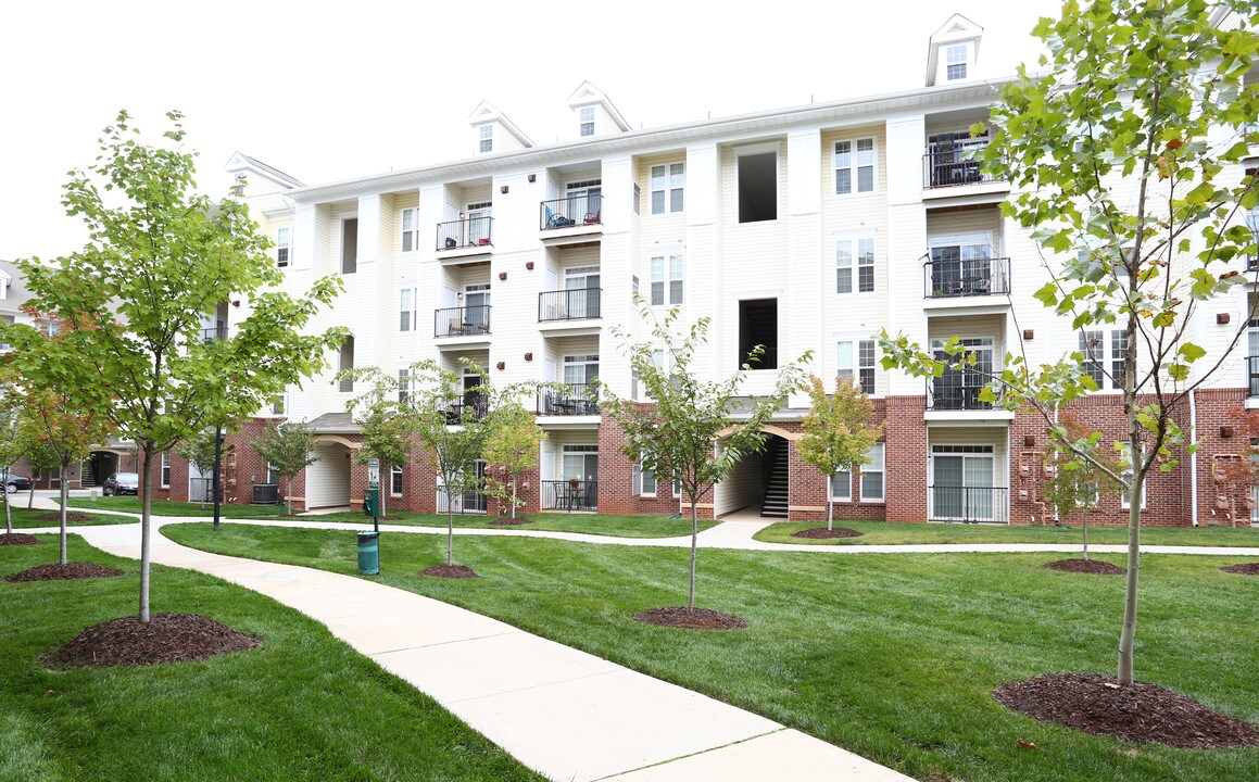 Commons at Potomac Square in Sterling, VA - Building Photo