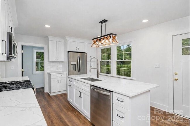 2104 St Mark St in Charlotte, NC - Building Photo - Building Photo