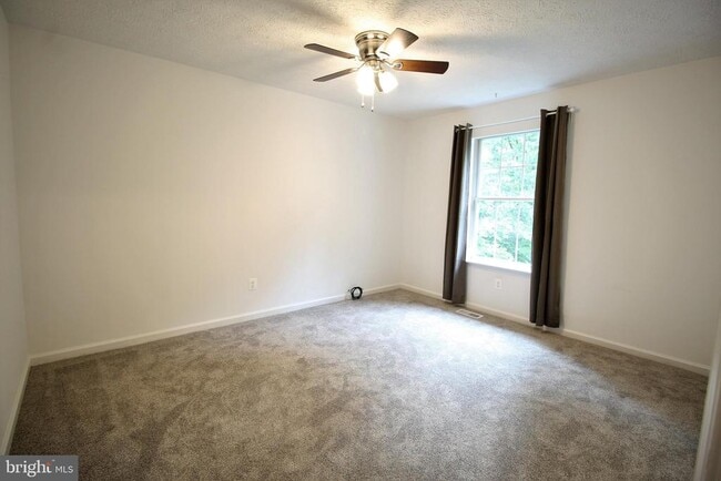 18040 Tebbs Ln