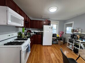 27 Athol St in Boston, MA - Building Photo - Building Photo