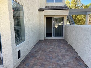 8901 Antioch Way in Las Vegas, NV - Building Photo - Building Photo