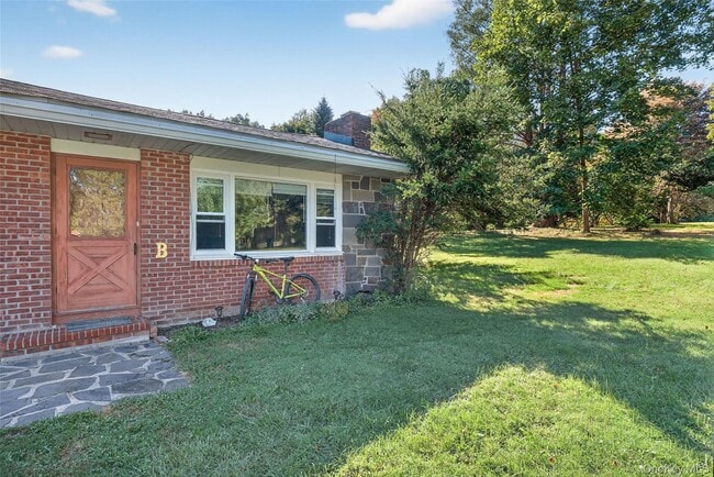 property at 252 NY-208