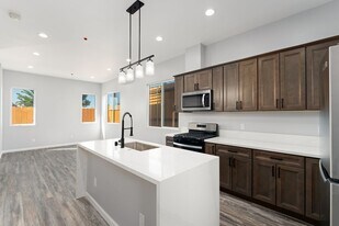 6732 Thomson Ct in San Diego, CA - Building Photo