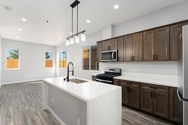 6734 Thomson Ct in San Diego, CA - Building Photo - Building Photo