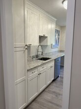 120 Mallard Dr in Avon, CT - Foto de edificio - Building Photo