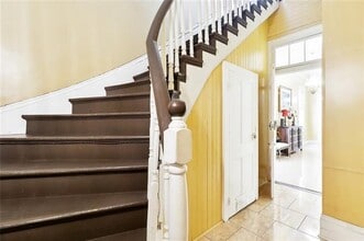 821 Dauphine St in New Orleans, LA - Building Photo - Building Photo