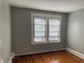 14 E Main St in Plainville, CT - Building Photo - Building Photo