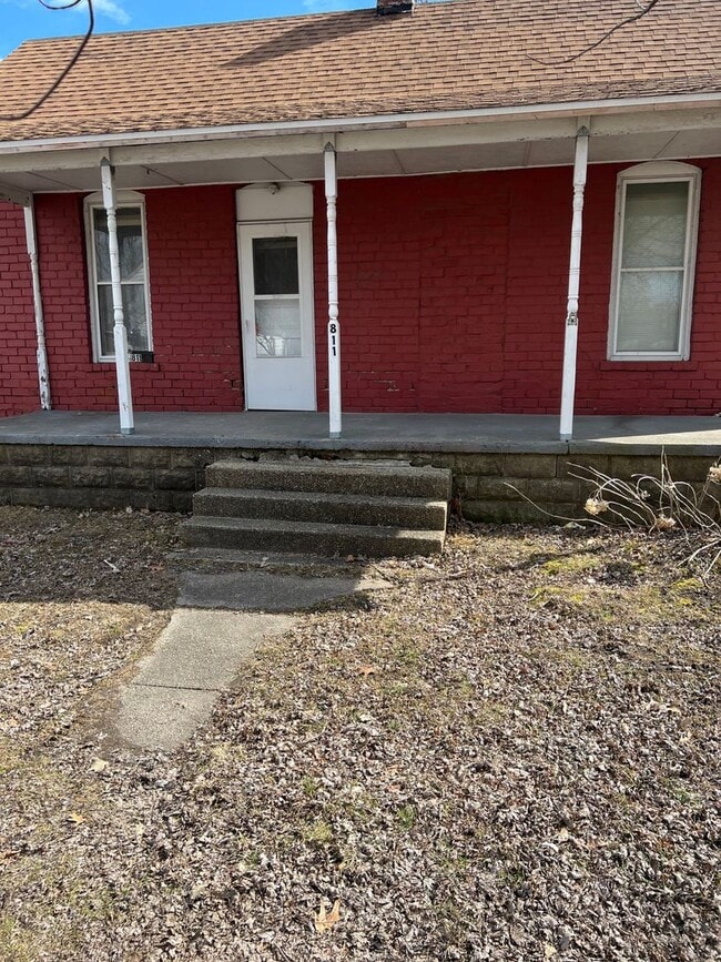 property at 811 N 7th St