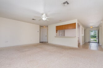 2101 Durham Ct in Mount Dora, FL - Building Photo - Building Photo