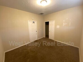 122 Buena Vista Pl in Taft, CA - Building Photo - Building Photo