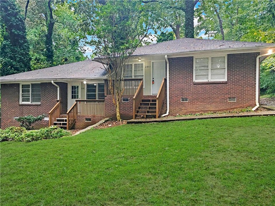 2861 Eastwood Dr in Decatur, GA - Building Photo