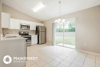 4585 Bathfeld Rd in North Port, FL - Building Photo - Building Photo