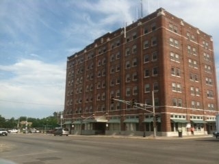 Broadview Towers in Emporia, KS - Building Photo