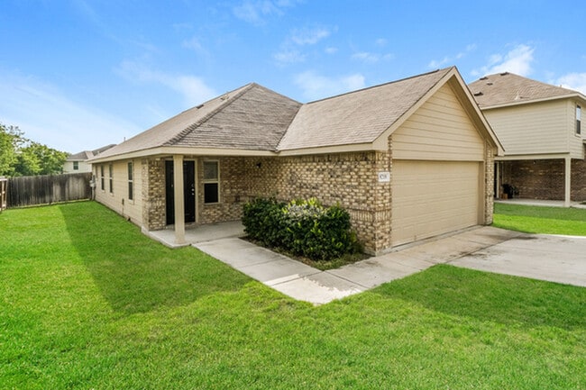 8218 Tesoro Hills in San Antonio, TX - Building Photo - Building Photo