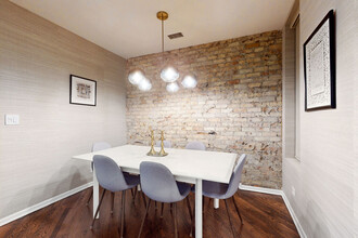 626 W Buckingham Pl in Chicago, IL - Building Photo - Building Photo