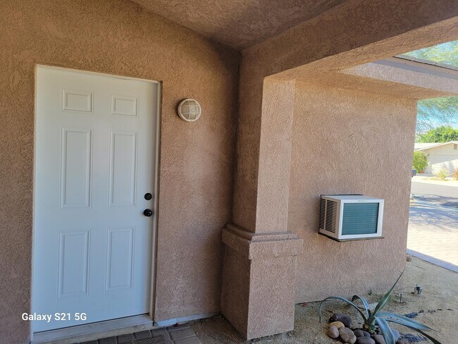 44530 San Carlos Ave in Palm Desert, CA - Building Photo - Building Photo