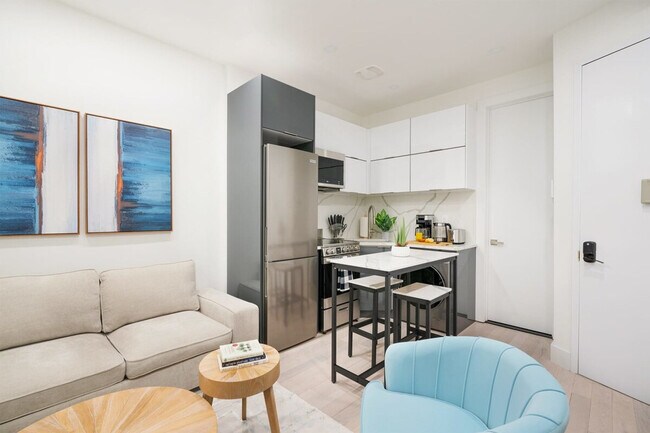 317 E 78th St in New York, NY - Building Photo - Building Photo