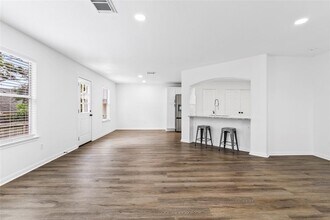 6894 Stillwater Dr in Willis, TX - Building Photo - Building Photo