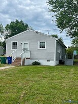 2408 Lee St in Hopewell, VA - Building Photo