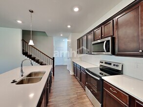 2072 Windsor Park Ave in Dacula, GA - Foto de edificio - Building Photo