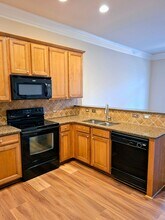 2043 Cobblestone Cir NE in Atlanta, GA - Building Photo - Building Photo