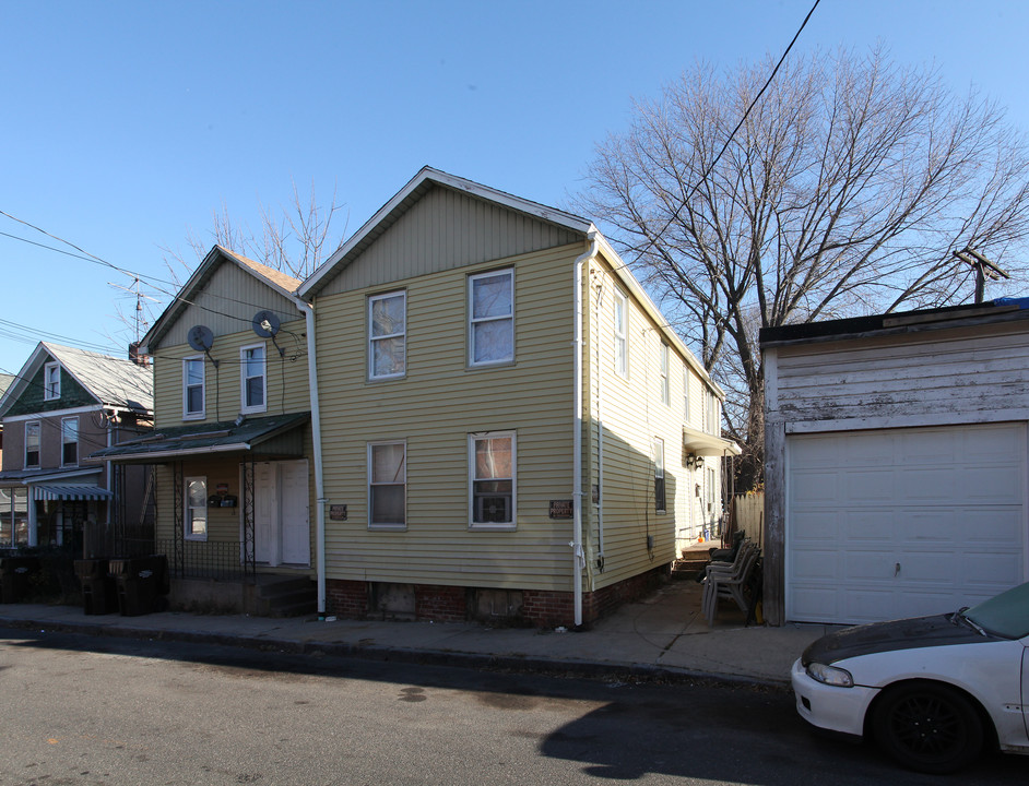 8-10 Frazier Ave in Middletown, CT - Building Photo