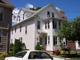 154 College St Apartments