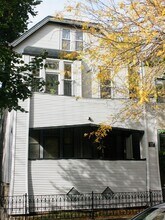 3250 N Lakewood Ave, Unit 1 in Chicago, IL - Building Photo - Building Photo
