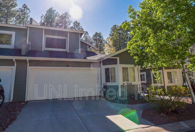 2084 S Thompson Loop in Flagstaff, AZ - Building Photo - Building Photo