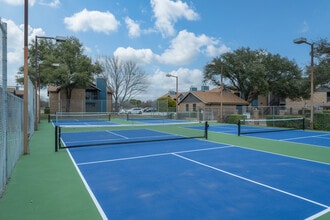 River Oaks in Killeen, TX - Building Photo - Building Photo