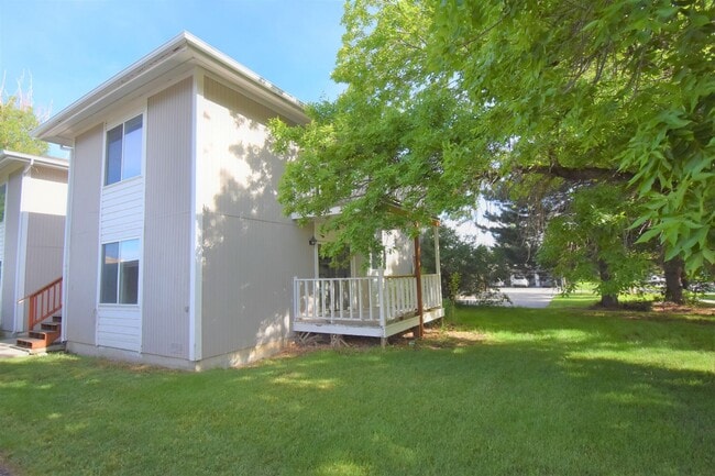 property at 515 S 15th Ave