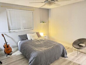 925 Briar Ridge Rd in Weston, FL - Building Photo - Building Photo