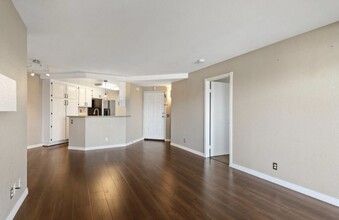 11345 Affinity Ct, Unit Affinity Condo in San Diego, CA - Building Photo - Building Photo