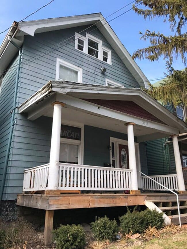 2313 Stratford Ave in Cincinnati, OH - Building Photo - Building Photo