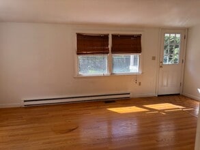 133 Lake Hayward Rd, Unit 133 Left Unit in Colchester, CT - Building Photo - Building Photo