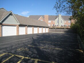 425 N Eric Dr, Unit 3A in Palatine, IL - Foto de edificio - Building Photo