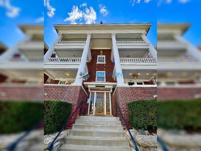 property at 307 E 43rd St