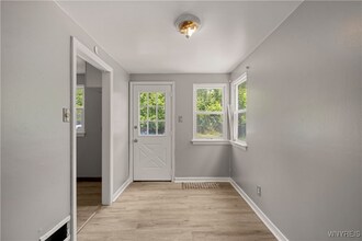 714 Taunton Pl in Buffalo, NY - Foto de edificio - Building Photo