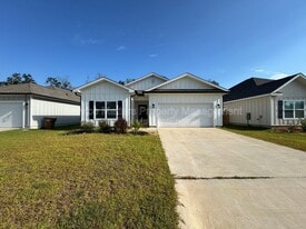 5380 Cornwall Dr in Milton, FL - Building Photo