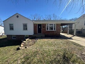 5122 Ville Maria Ln in Hazelwood, MO - Building Photo