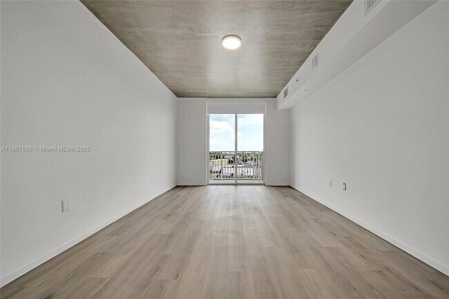 475 NE 125th St in North Miami, FL - Building Photo - Building Photo
