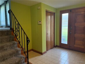 559 Mapleview Rd in Buffalo, NY - Building Photo - Building Photo