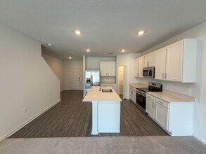 5461 NW 22nd Dr in Gainesville, FL - Building Photo - Building Photo