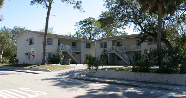 1090-1100 Cocoanut Ave in Sarasota, FL - Building Photo - Building Photo