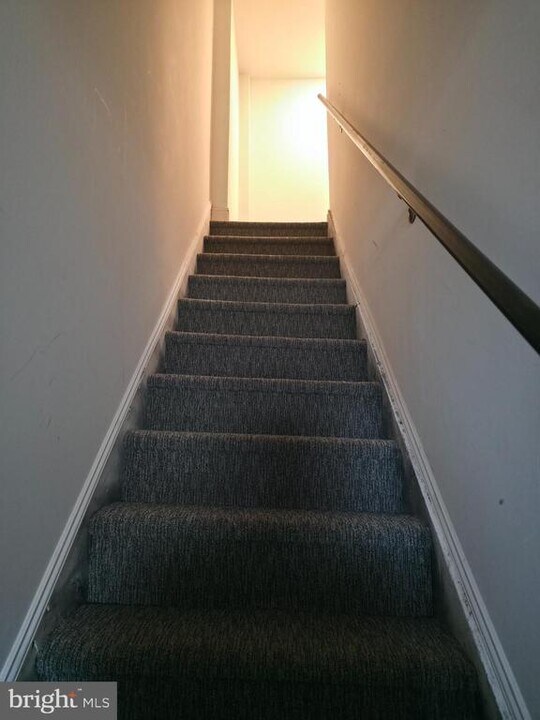 2209 S 71st St in Philadelphia, PA - Building Photo